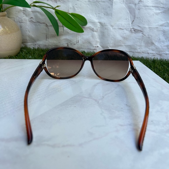 Salvatore Ferragamo Sunglasses
SF77OSA 214 Tortoise Brown
Gradient, new no box . - Picture 13 of 16